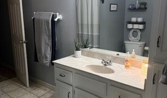 220 S Park Ave, Aurora, MO 65605