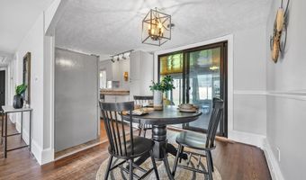 31 Darling St, Acushnet, MA 02743
