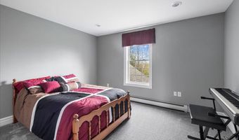 34 Goldsbury Woods Rd, Barre, VT 05641