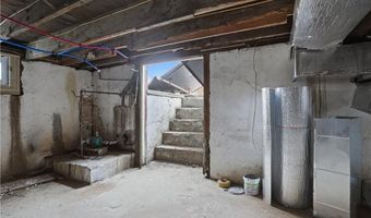 188 Greene Ln, Middletown, RI 02842