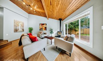 3130 Bridle Ln, Anchorage, AK 99517