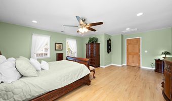 3 Renier Ct, Middletown, NJ 07748