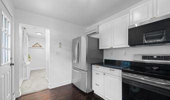 1130 17TH St S, Arlington, VA 22202