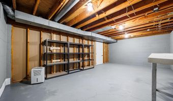 6174 Sunny Vale Dr, Columbus, OH 43228