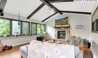 424 Clubhouse Dr, Banner Elk, NC 28604