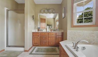 2202 Martin Crest Dr, Akron, OH 44312