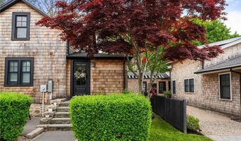 14 Robinson St, Narragansett, RI 02882