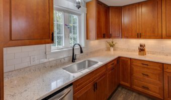 101 Loft Cir, Campton, NH 03223