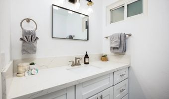6809 Lipmann St, San Diego, CA 92122