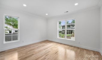 910 Everett Pl, Charlotte, NC 28205