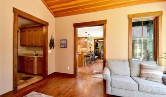 165 Lenihan Ln, East Greenwich, RI 02818