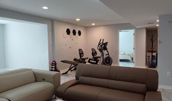 25501 EMERSON OAKS Dr, Aldie, VA 20105