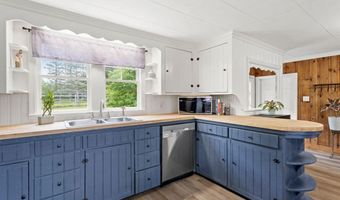 10 Pine St, Alton, NH 03809