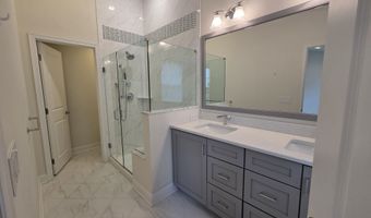 12 Putnam Ln, Danbury, CT 06810