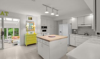 17810 POND Rd, Ashton, MD 20861