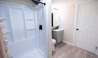 1217 W 3rd St, Anderson, IN 47304