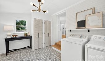 1924 Bentley Pl, Charlotte, NC 28205