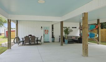 220 Pelican Dr, Atlantic Beach, NC 28512