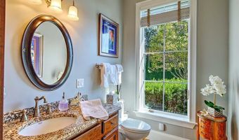 4 Pine Tree Ln, Lincoln, RI 02865