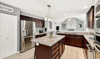 1316 Red Oak Plantation Dr, Ballwin, MO 63021