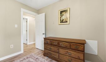 906 Cedar Ct, Aberdeen, NC 28315