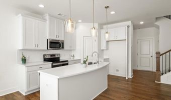 34 Auburn Woods Dr, Auburn, GA 30011