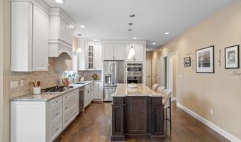 2 Starwood Xing, Andover, MA 01810