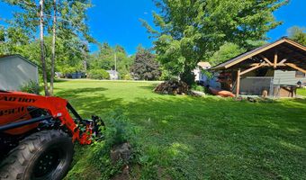 14 Helen St, Auburn, ME 04210