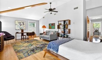 284 Shore Dr, Branford, CT 06405