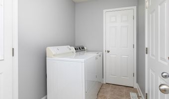 839 Poe Ave, Ames, IA 50014