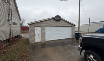 140 S 4th St, Albion, IL 62806