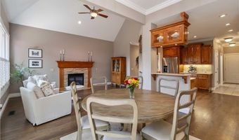3906 NE Cadbury Ave, Bentonville, AR 72712