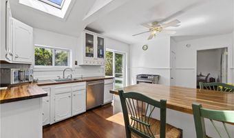 16 Courtway St, Narragansett, RI 02882