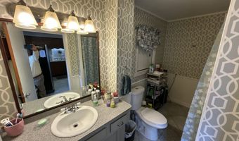 34 Sixth St, Auburn, ME 04210
