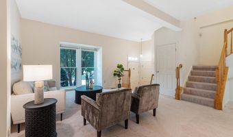 7716 EFFINGHAM Sq, Alexandria, VA 22315