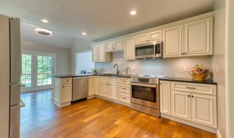 287 S Bear Hill Rd, Chaplin, CT 06235
