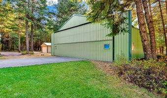 8599 E Apache Trl, Athol, ID 83801