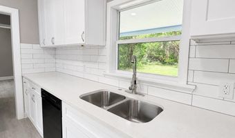 1215 Maryland Dr, Albany, GA 31707