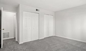 33 CANTERBURY Sq 302, Alexandria, VA 22304