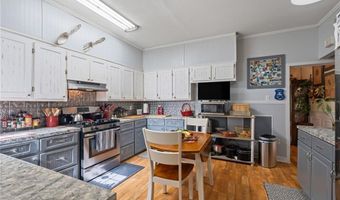 902 F St, Barling, AR 72923