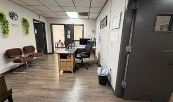 208 E LAKE Ave, Auburndale, FL 33823