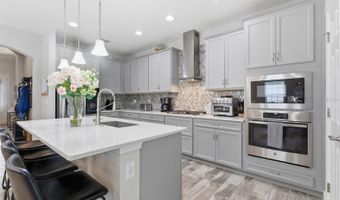 5565 SILVER SUN Dr, Apollo Beach, FL 33572