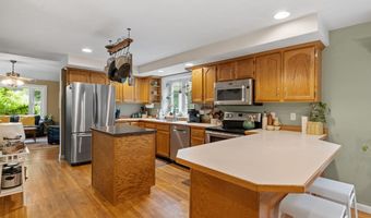 2 Golden View Dr, Bow, NH 03304