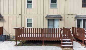 13338 Hiddendale Ln, Ballwin, MO 63021