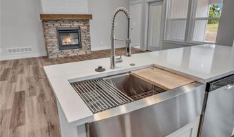 1116 Bluestem Cir, Baldwin City, KS 66006