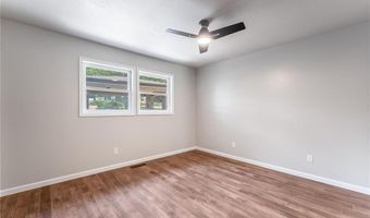 4 Gretchen Ln, Bella Vista, AR 72715