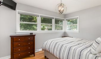 302 S Patton Ave, Arlington Heights, IL 60005