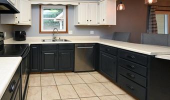 508 Rosemary Ln, Anamosa, IA 52205