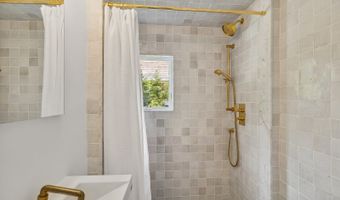 6 Cozzens Ln, Amagansett, NY 11930