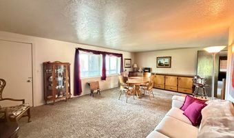 110 Lakeshore Dr, Cascade, ID 83611